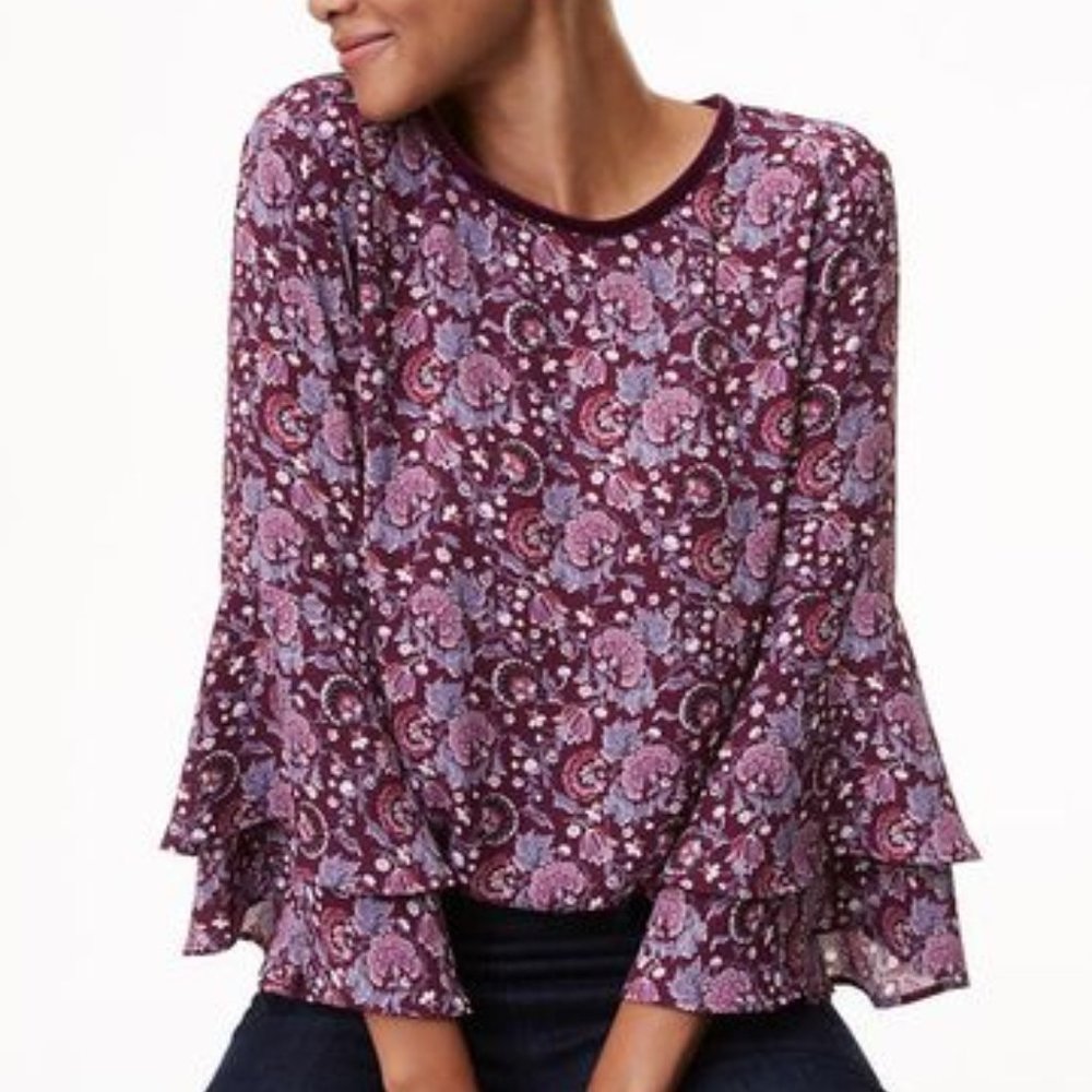 Bell sleeve top